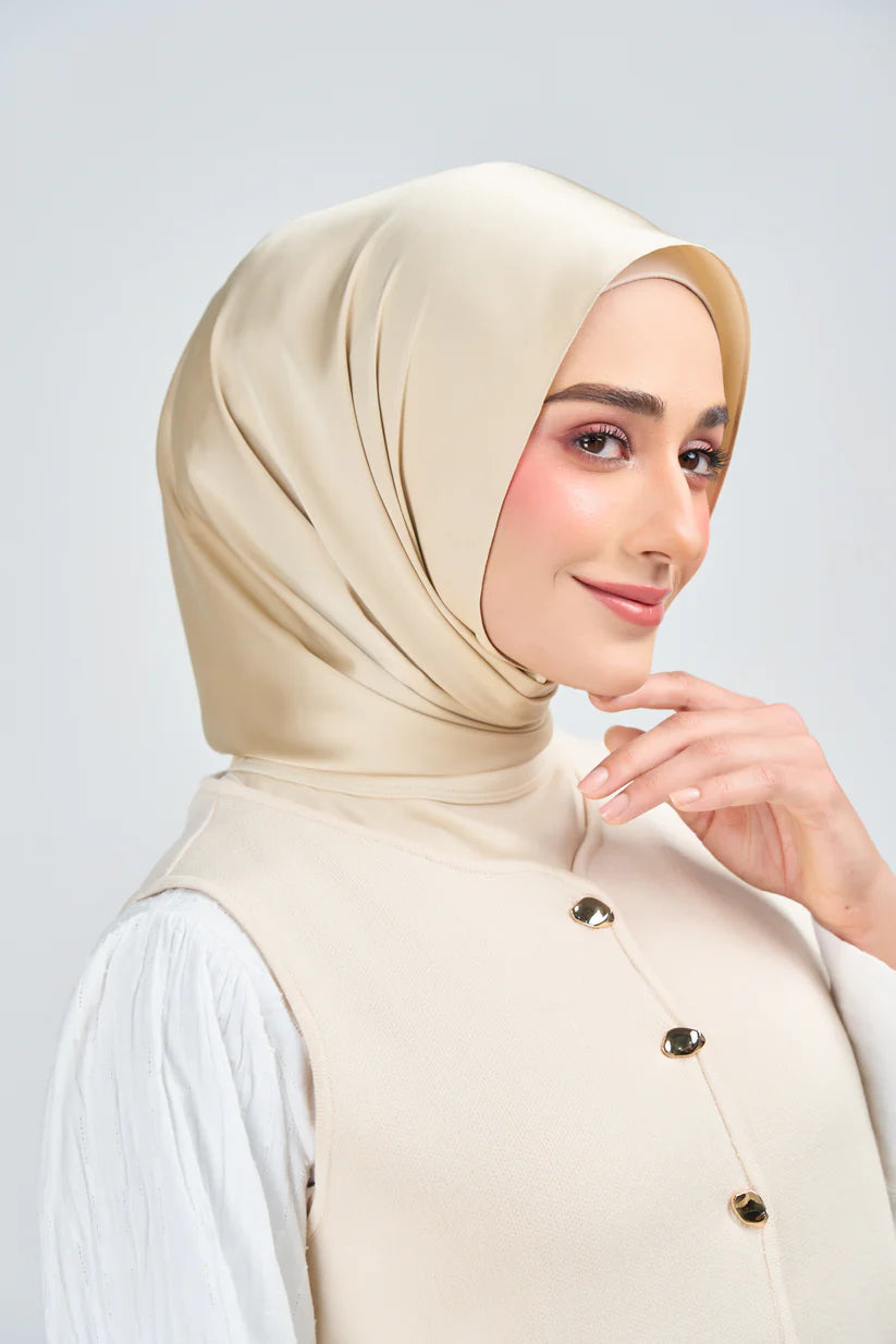 Hoodie Armani Satin de Soie- Beige vanille.