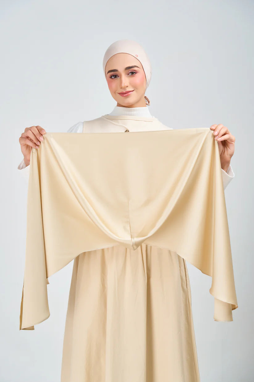 Hoodie Armani Satin de Soie- Beige vanille.