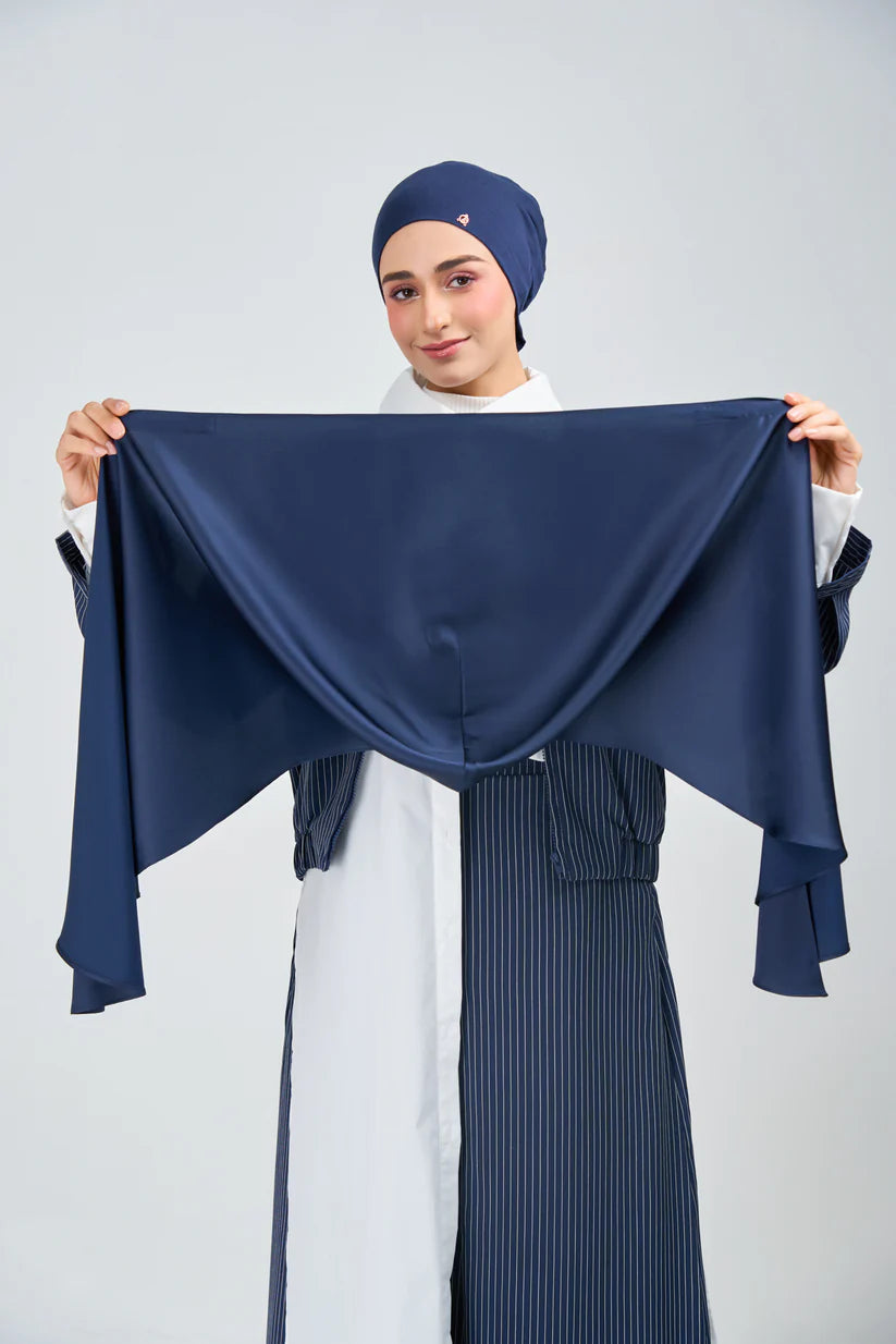 Hoodie Armani Satin de Soie – Teinte Bleu Marine