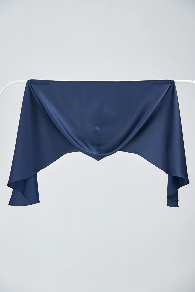 Hoodie Armani Satin de Soie – Teinte Bleu Marine