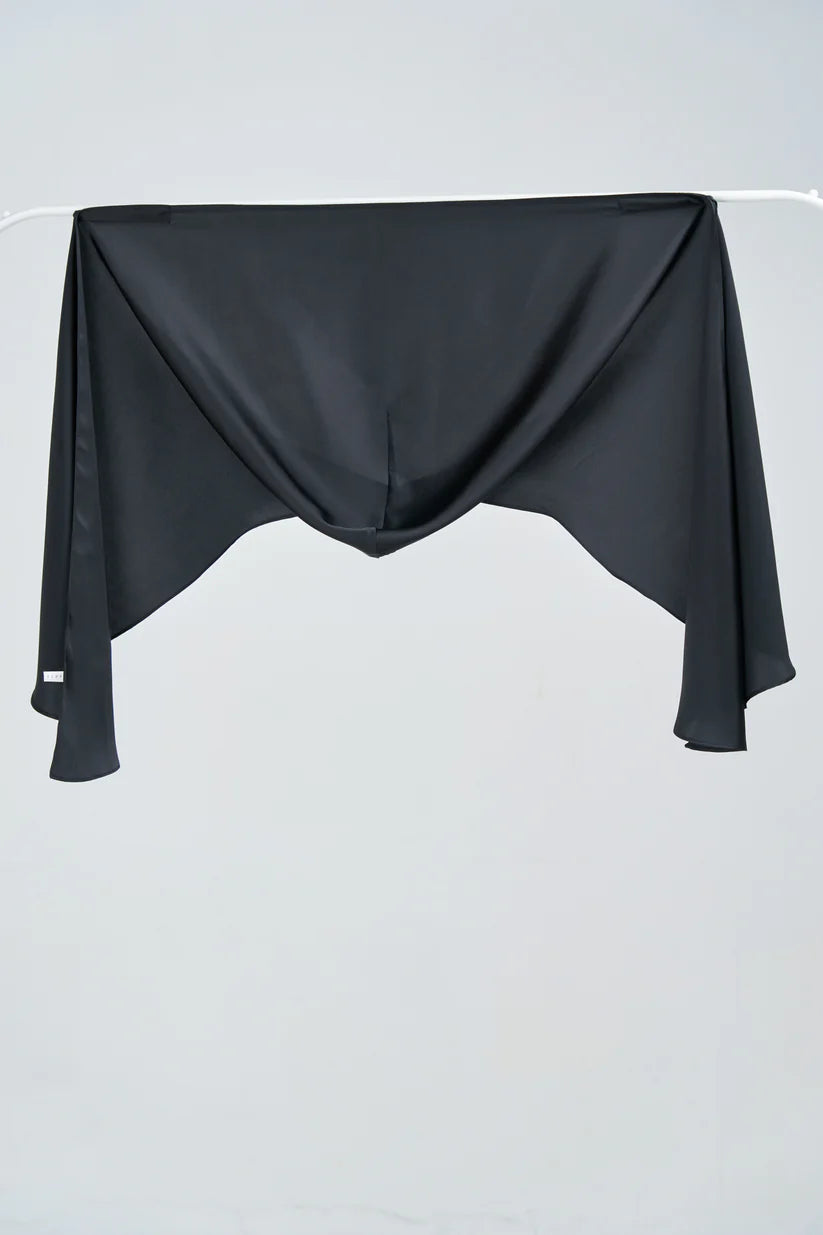 Hoodie Armani Satin de Soie – Noir Corbeau